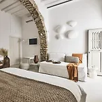 Crystal Green Signature Suites *